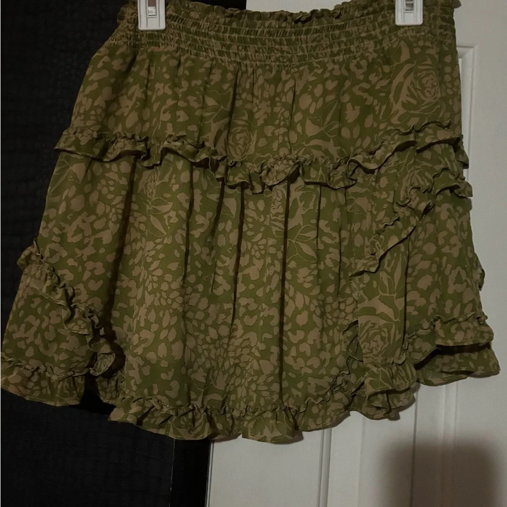 ✨Urban Outfitters✨ Ruffle Mini Skirt - Picture 3 of 4